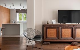 New High-End Designer 3Br Central Apt